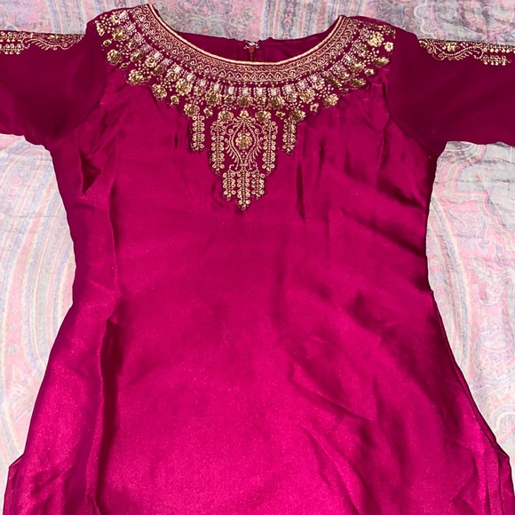 Purple Indian/Pakistani Dress. - Picture 5 of 8